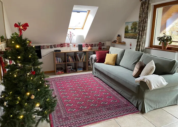 Oak Tree Apartment - Toelgy Lak